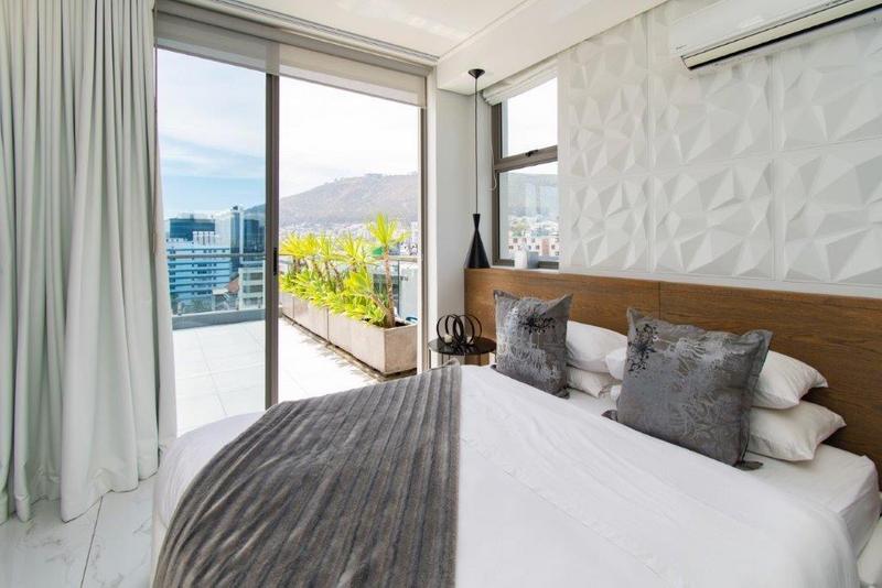 To Let 2 Bedroom Property for Rent in Sea Point Western Cape